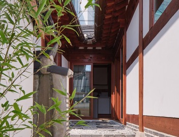 Nuilestay Hanok near Gyeongbokgung Palace Airport Bus/Gyeongbokgung Stn · 7min 4