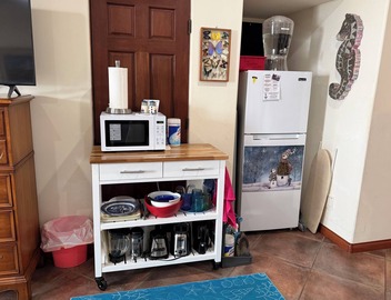 Ocean-Front Beach Studio Apartment On the Sand, kitchenette, Great wi-fi 2