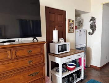 Ocean-Front Beach Studio Apartment On the Sand, kitchenette, Great wi-fi 3