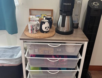 Ocean-Front Beach Studio Apartment On the Sand, kitchenette, Great wi-fi 4