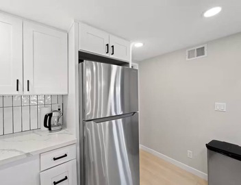 Ocean View 2-bedroom Luxury apartment with AC in San Diego 4