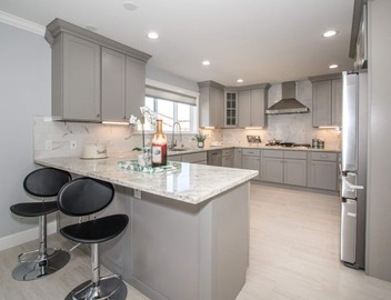 Ocean-view 5BR near SF — sleeps 25 3