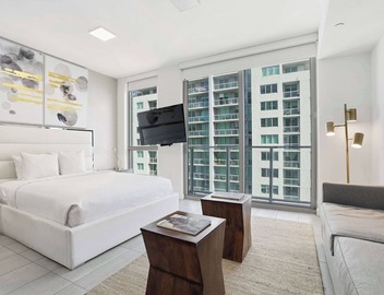 Ocean-View Balcony, Rooftop Pool, Walk to Bayside 2