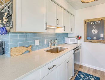 Ocean-view Balcony: Carolina Beach Condo! 5