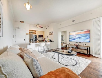 Ocean View Suite by Convention Center & Beach 4