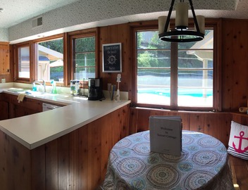 Ocean views, hot tub & pool, walk to beach, restaurants, and more! 3