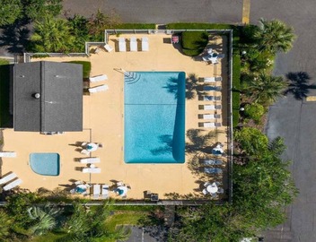 Ocean Walk Retreat | Heated Pool Condo Near St. Simons Village 4