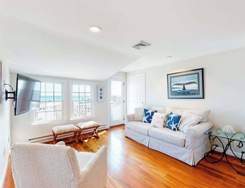 Oceanfront, 2nd-floor condo with stunning view - steps to Bank Street Beach 2