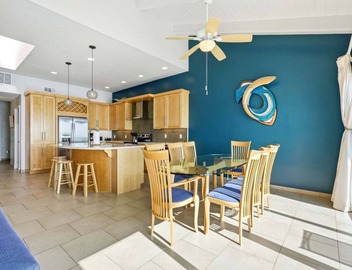 Oceanfront Condo | Balcony, Fire Pit | Shared Beach | Sleeps 6 3