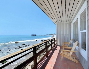 Oceanfront Cottage On Sandy Carbon Beach – Pelican 4