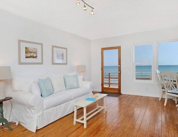 Oceanfront Cottage On Sandy Carbon Beach – Pelican 3
