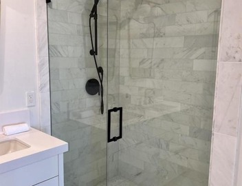 Oceanfront Fully Remodeled 2BR 2BA, Pool, Hot Tub, Gated Parking 4