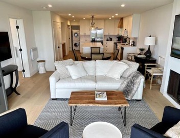 Oceanfront Fully Remodeled 2BR 2BA, Pool, Hot Tub, Gated Parking 5
