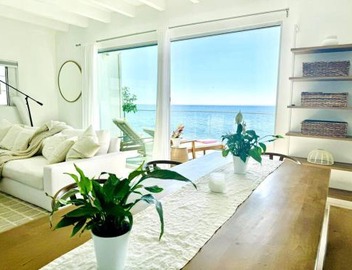 Oceanfront Retreat Sandy Toes Oasis 4