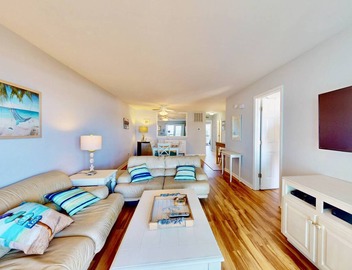 Oceanfront Top Floor w/Stunning Views, Pool, Beach Access, 3 King Beds, Walk to CB 5