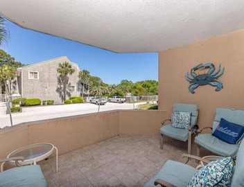 Oceanfront Condominium with Pool. Pet Friendly. 2