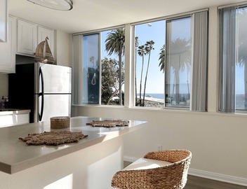 Oceanfront View Cabana only a few steps away from the iconic Santa Monica Pier! 2