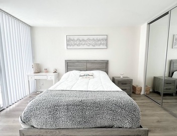 Oceanfront View Cabana only a few steps away from the iconic Santa Monica Pier! 5
