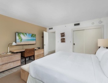 Oceanview Private Condo at 1 Hotel & Homes -1408 2