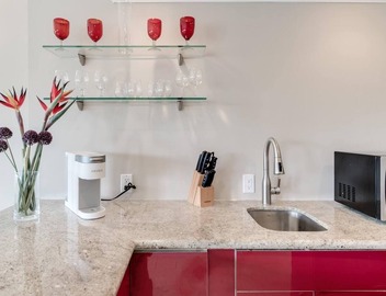 OfferPool/StepsToBeach/DIneCoastalSTUDIOLoft 5