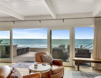 ON THE SAND! Private Beach! OCEAN FRONT HOT TUB! 2
