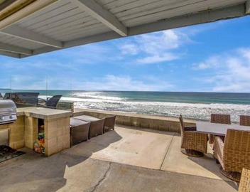 ON THE SAND! Private Beach! OCEAN FRONT HOT TUB! 4