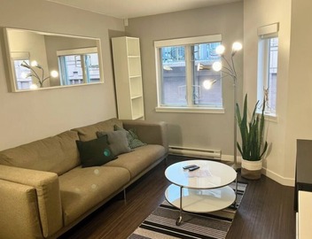 ONE BEDROOM IN VANCOUVER'S HISTORIC GASTOWN! Near dining, nightlife & shopping 3