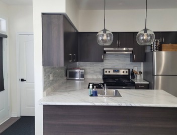 Open & Spacious 2bd/2.5bath Townhouse w/2offices 3