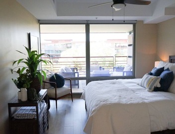 Optimal Camelback, Scottsdale Luxury Condo Living All Year Round! 2