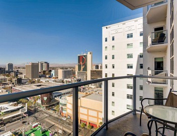 Opulent Ogden Luxury High Rise 20th floor Queen 5