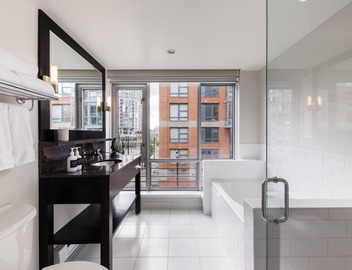 OPUS Hotel Vancouver 4