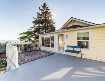 Orca Haven ~ 2BR w/Scenic Views in Richmond Beach 2