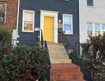 Over On Oak | Walk 2 Metro + PRIVATE PARKING 5
