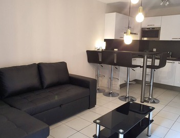 Pallazzio 2, 5 minuts walking distance from Beacheswith terrace and parking 2