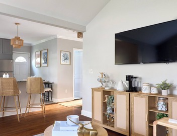 Palm Rose inspired 2Br Home Near NoDa & Uptown + Quiet Area and Sleeps 4 3