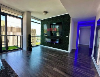 Panoramic Penthouse Views - Two 15ft Balconies 3