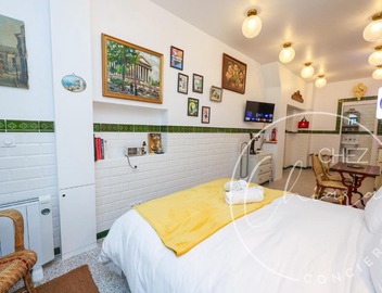 Paris Retro Bistro Escape Authentic & Cozy 3