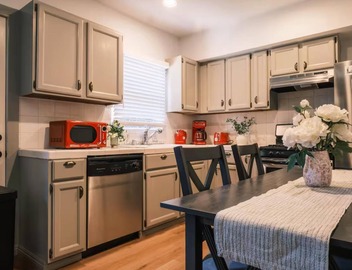 Pasadena 3-BR AC House: Close to Old Town, Rose Bowl & Caltech with king bed! 4