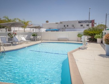Pasadena Rose & Crown Hotel 3