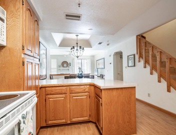 Peaceful Lake Subdivision- Private, Walkable, Patio, 25 mi. Walk/Bike Trail 4