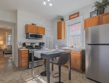 Peaceful One Bedroom Home near Chicago 2
