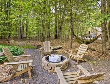 Peaceful Poconos Hideaway Grill and Fire Pit! 3