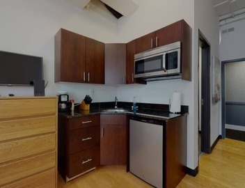 Peaceful Retreat In Boston Near T, Easy Commuting! 3