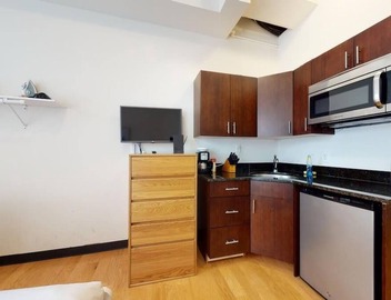 Peaceful Retreat In Boston Near T, Easy Commuting! 2
