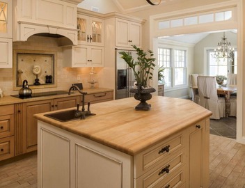 Peaceful Riverfront Retreat 4