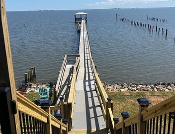 Pelican Pier Beach House on Lake Catherine 4