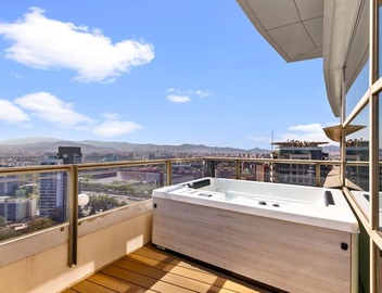 Penthouse Duplex with Epic Views 4