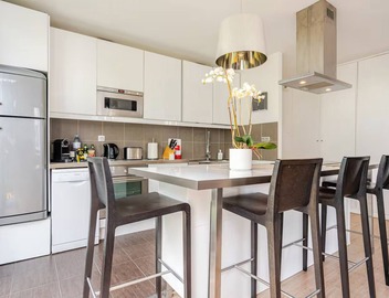 Penthouse Private Jacuzzi, Terrace & Gym (Airbnb SuperHost for 10 years) 2