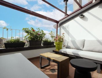 Penthouse with Patio & 2 Baths, 10 Min to Duomo 2