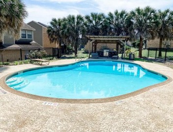 Perfect for Group with 2BR and 2BA with Pool 5
